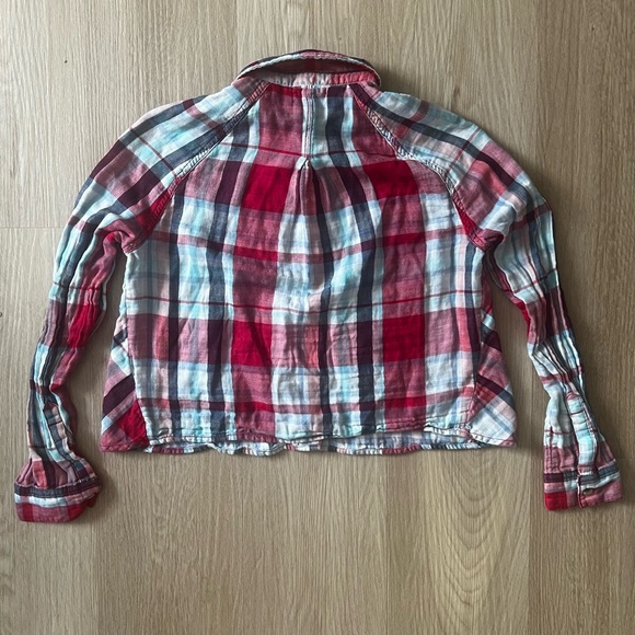 UO Plaid Cropped Button Up - Picture 3 of 5